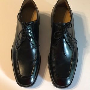 Cole Haan black leather shoes 9.5M